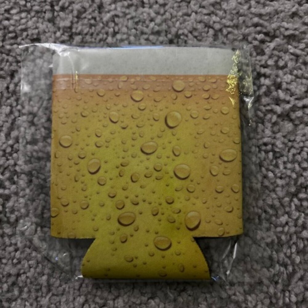 Can Koozie w/Beer Design - NWT (1 for $6 or 2/$10)